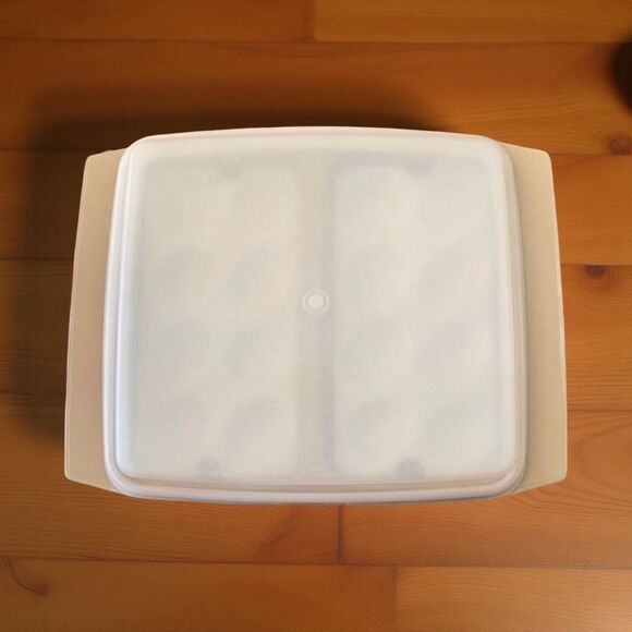 Vintage Almond Tupperware Deviled Egg Carrier & Lid  #723-3 - Picture 2 of 5